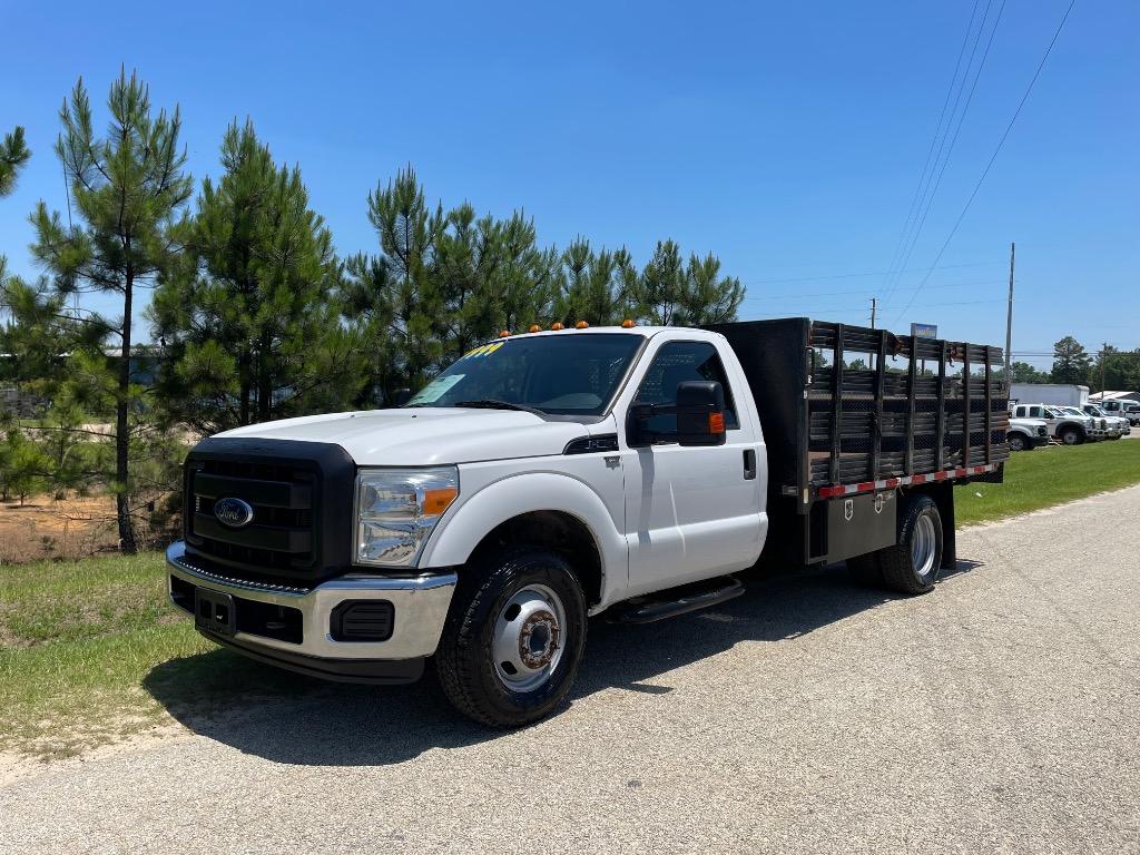 2016 Ford F-350 Super Duty Chassis Cab XL