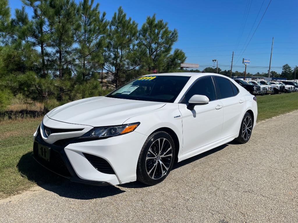 2020 Toyota Camry SE